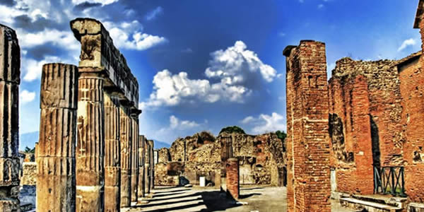 Day tour of Pompeii and Naples 